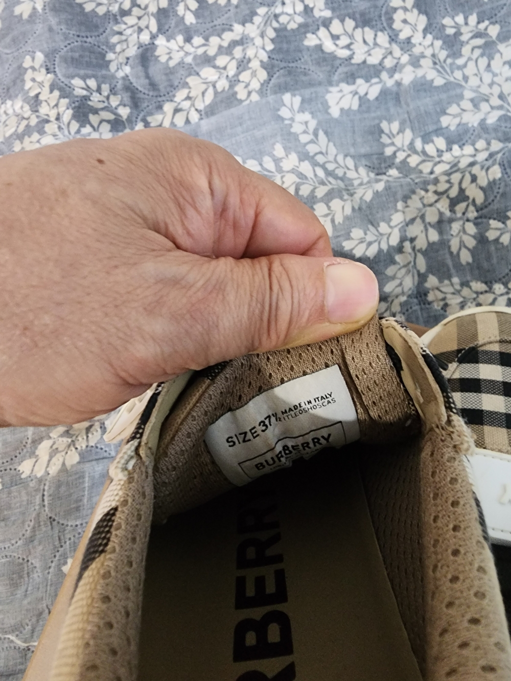 Burberry Beige Check Low-Top Women Sneakers with White Sole - Picture 6 of 10